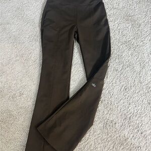 Alo Yoga Women's Brown split flare Leggings